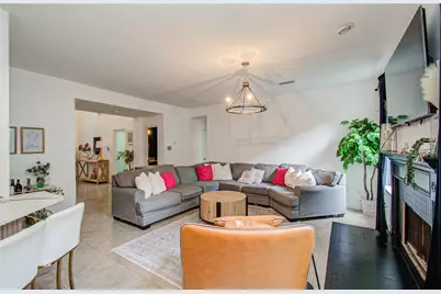 47 W Tallowberry Drive, The Woodlands, TX 77381 - Photo 13