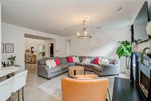 47 W Tallowberry Dr, The Woodlands, TX 77381 - Photo 13