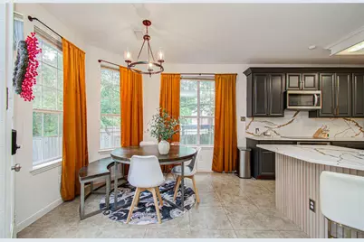 47 W Tallowberry Drive, The Woodlands, TX 77381 - Photo 7