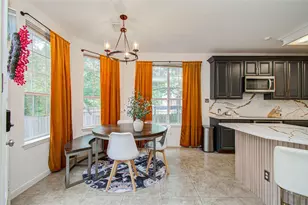 47 W Tallowberry Dr, The Woodlands, TX 77381 - Photo 7