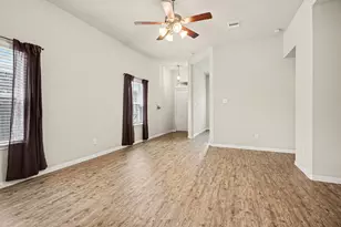 529 Rosebank Trail Ln, La Marque, TX 77568 - Photo 13