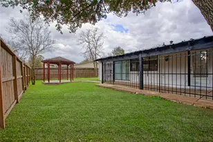 5510 Hickory Forest Dr, Houston, TX 77088 - Photo 17