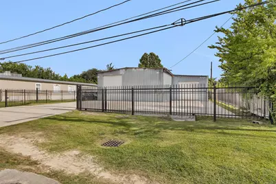 207 Aldine Mail Route Road, Houston, TX 77037 - Photo 3