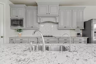 4902 Cancun Hills Ct, Fulshear, TX 77441 - Photo 13