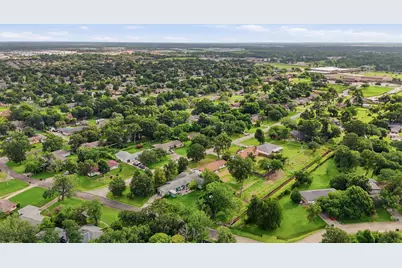 102 Tanglewood Street, Baytown, TX 77520 - Photo 27