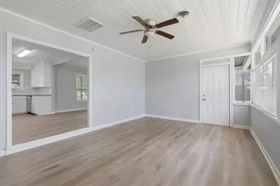 102 Tanglewood Street, Baytown, TX 77520 - Photo 23