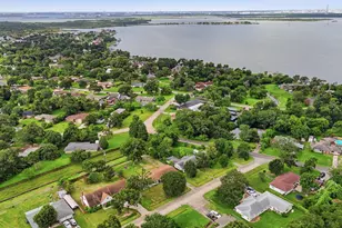 102 Tanglewood St, Baytown, TX 77520 - Photo 29