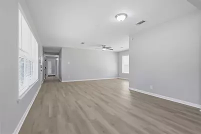 102 Tanglewood Street, Baytown, TX 77520 - Photo 11