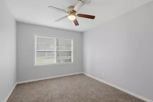 102 Tanglewood St, Baytown, TX 77520 - Photo 15