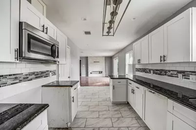 6015 W Airport Boulevard, Houston, TX 77035 - Photo 13