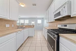 8734 Rainglen Ln, Houston, TX 77044 - Photo 15