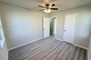214 S Texas St, Texas City, TX 77591 - Photo 15