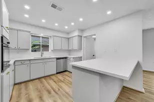 1617 Wavecrest Ln, Houston, TX 77062 - Photo 11