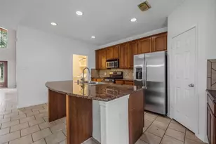 75 N Spinning Wheel Cir, The Woodlands, TX 77382 - Photo 13
