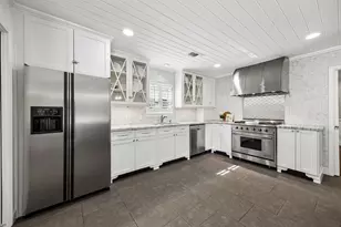 7807 Overbrook Ln, Houston, TX 77063 - Photo 11