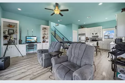 1042 N Margaret Road, Gilchrist, TX 77617 - Photo 13