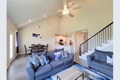 10843 Bodie Hills Drive, Rosharon, TX 77583 - Photo 3