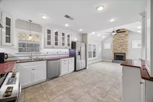 2108 White Oak Dr, Houston, TX 77009 - Photo 13