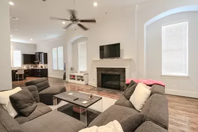 2037 Fannin Station N, Houston, TX 77045 - Photo 17