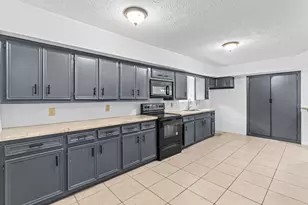 10102 Valley Breeze Dr, Houston, TX 77078 - Photo 15