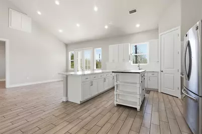 13203 Royal Shores Drive, Conroe, TX 77303 - Photo 11