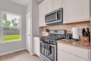 12011 Red Bud Ln, Cypress, TX 77429 - Photo 9