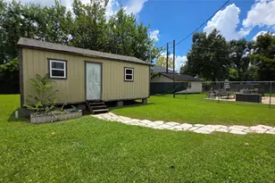 1075 Marjorie St, Houston, TX 77088 - Photo 17