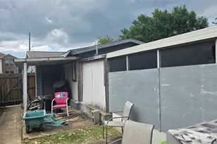 1075 Marjorie St, Houston, TX 77088 - Photo 15
