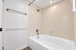 2011 Spenwick Dr, Houston, TX 77055 - Photo 11