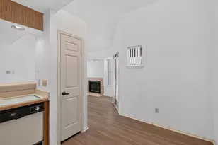 2011 Spenwick Dr, Houston, TX 77055 - Photo 7