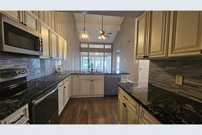 33 April Point North Drive, Montgomery, TX 77356 - Photo 9