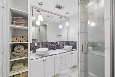 10407 Alcott Drive, Houston, TX 77043 - Photo 9