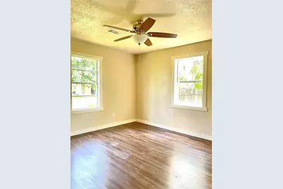 230 E New York Street, Brazoria, TX 77422 - Photo 17