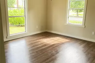 230 E New York St, Brazoria, TX 77422 - Photo 13