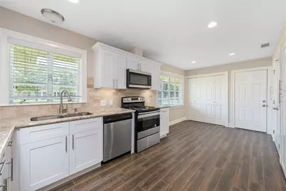 3830 Linkwood Drive, Houston, TX 77025 - Photo 11