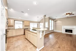 731 Avery Dr, Sugar Land, TX 77479 - Photo 11