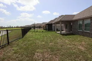 13913 Baikal Mnr Dr, Santa Fe, TX 77510 - Photo 11