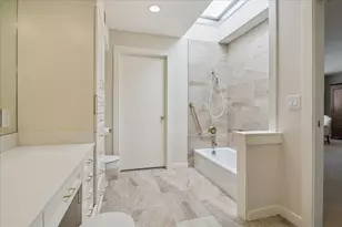 10 S Briar Hollow Ln, Houston, TX 77027 - Photo 29