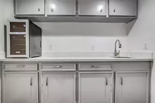 7530 Chevy Chase Dr, Houston, TX 77063 - Photo 29