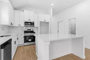 13318 Hayden Peak Dr, Iowa Colony, TX 77583 - Photo 11