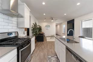 12821 Barnsbury Ln Ln, Houston, TX 77047 - Photo 9