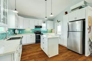 2032 Bluewater Hwy, Surfside Beach, TX 77541 - Photo 5