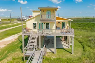 2032 Bluewater Hwy, Surfside Beach, TX 77541 - Photo 7