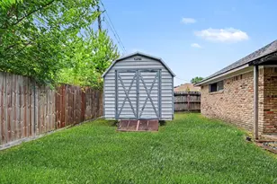 2717 Hillshire Dr, Deer Park, TX 77536 - Photo 17