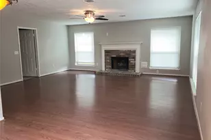 8714 Warrenford Dr, Houston, TX 77083 - Photo 5