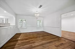 8443 Westview Dr, Houston, TX 77055 - Photo 11