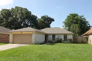1006 Stoneleigh Ct, Tomball, TX 77375 - Photo 1