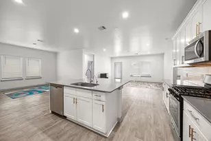 7018 Whispering Leaf St, Rosenberg, TX 77469 - Photo 9