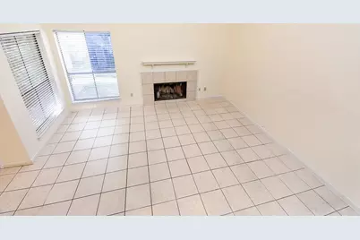 13427 Parkway Boulevard, Sugar Land, TX 77478 - Photo 9