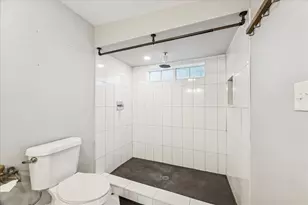 2520 Avenue L, Galveston, TX 77550 - Photo 23